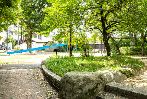 矢頭公園（徒歩1分／約40m）